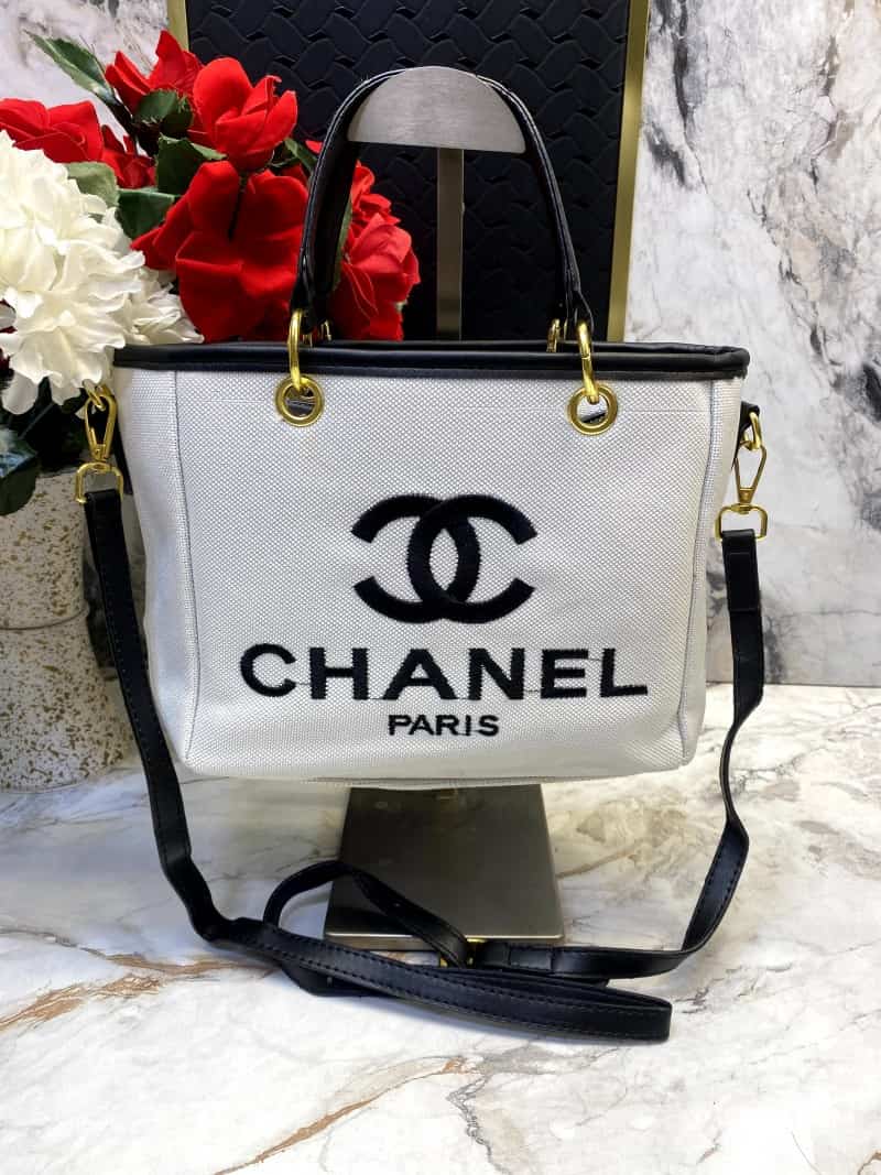 CHANEL_Small_Size_Tote_Bag_718