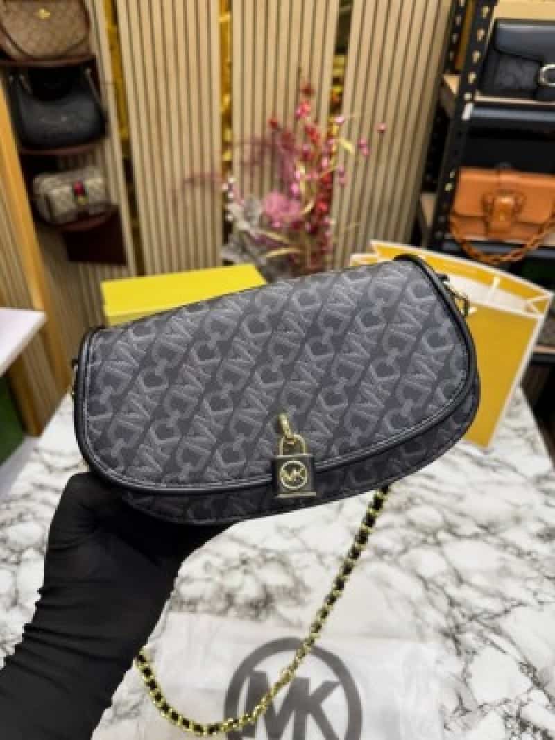 Michael_Kors_Mila_Empire_Slinbag_with_Box_876
