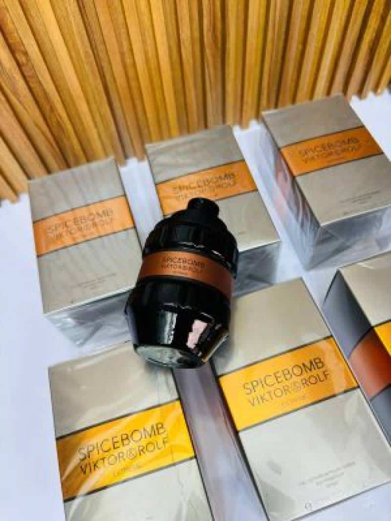 VIKTOR & ROLF SPICEBOMB EXTREME EDP POUR HOMME 90ML (697)