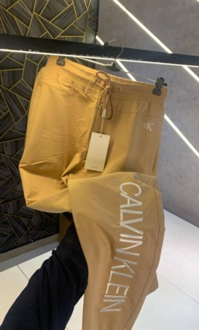 CALVIN_KLEIN_CREAM_EMBROIDERY_PRINT_IMPORTED_TRACKPANT_(953)