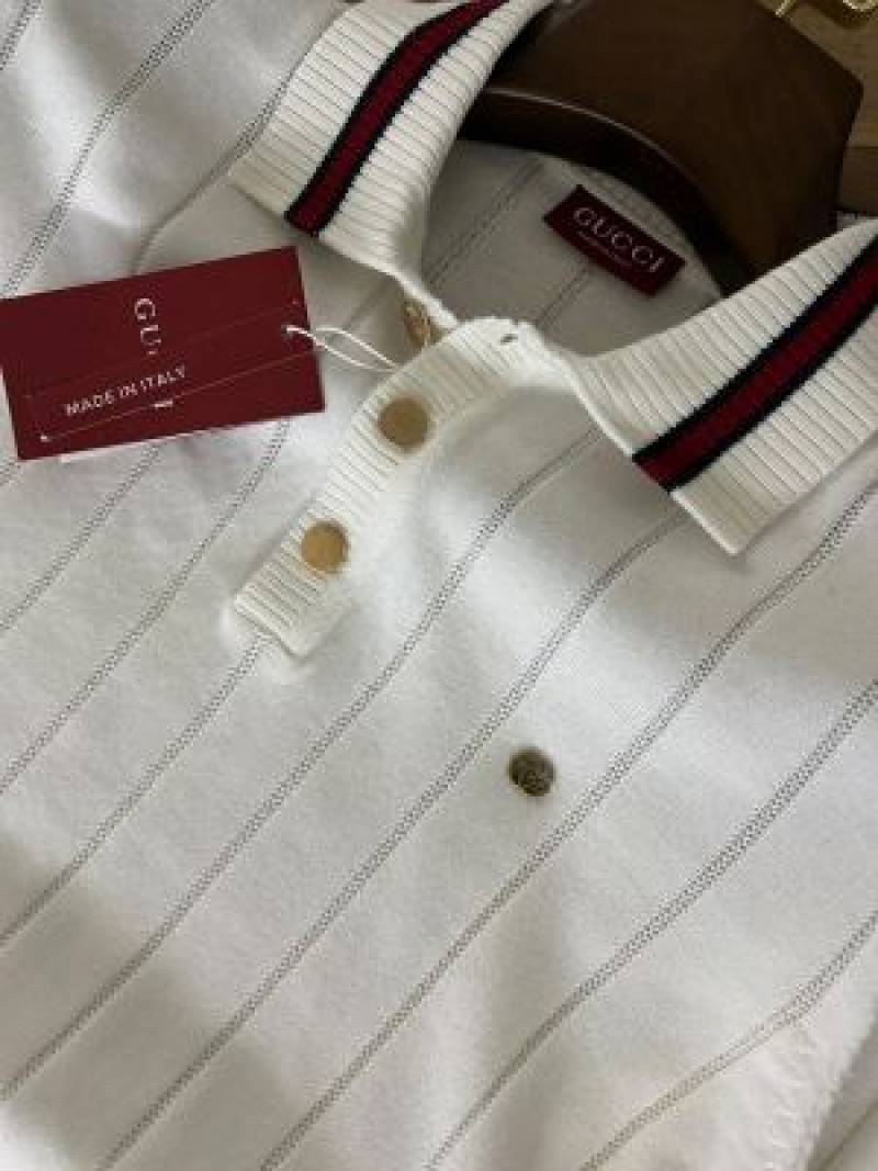 Gucci_White_Metal_Logo_Knitted_Premium_Pull_Over_(1894)