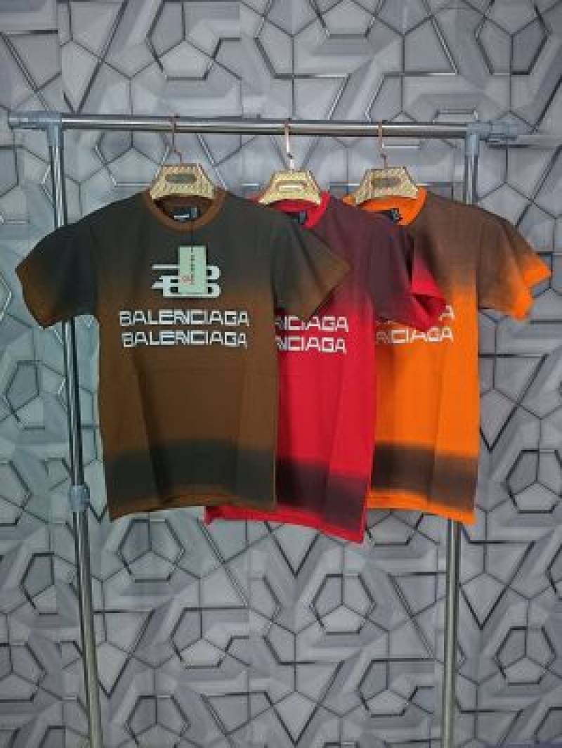 Balenciaga_Red_Logo_Print_Premium_T-Shirt_(1651)
