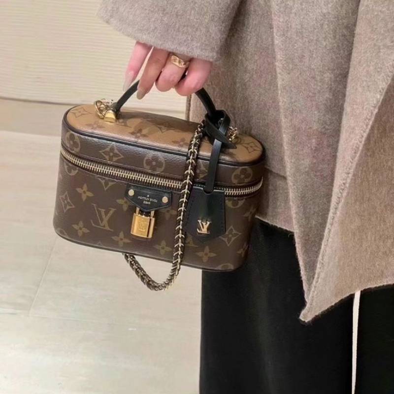 Louis_Vuitton Vanity NVPM Monogram Reverse Shoulder LV M42264