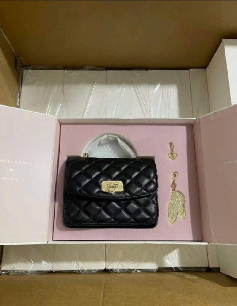 CHARLES_KEITH_Cressida.Quilted.Top.Handle.Bag.With.Bag.Charms_With_Og_Gift_Boxblack-50701608