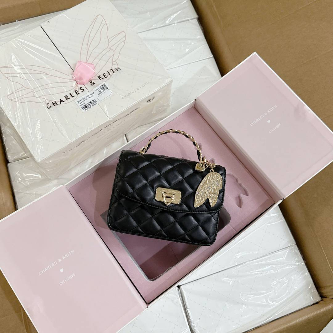 CHARLES_KEITH_Cressida.Quilted.Top.Handle.Bag.With.Bag.Charms_With_Og_Gift_Boxblack-50701608