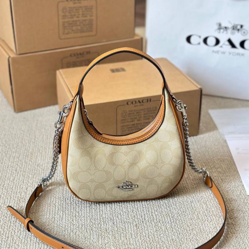 Coach_Carmen_Biege_Pebble_Leather_Shoulder_Bag5006