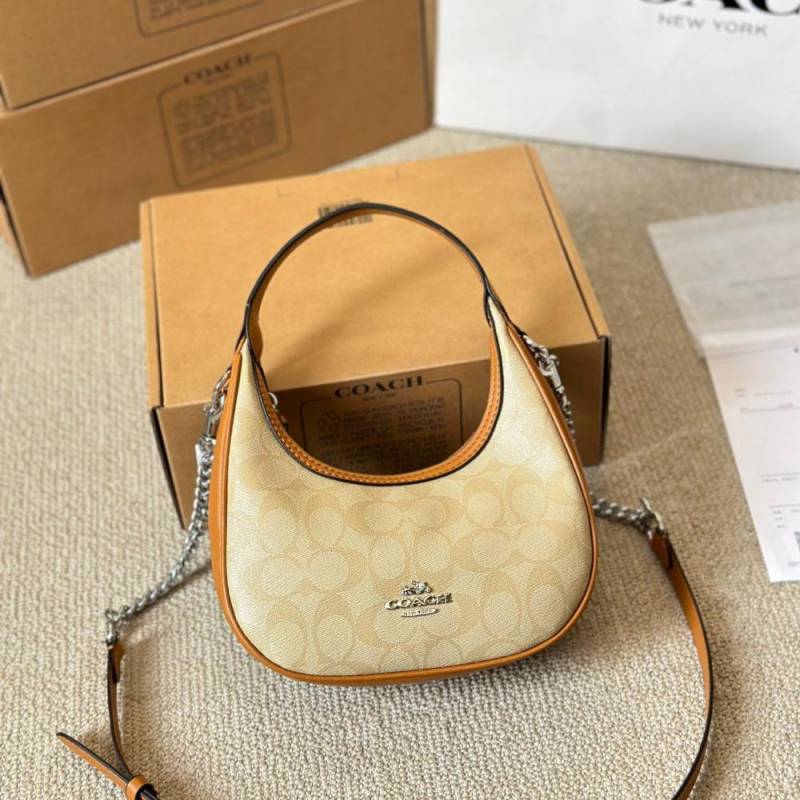 Coach_Carmen_Biege_Pebble_Leather_Shoulder_Bag5006