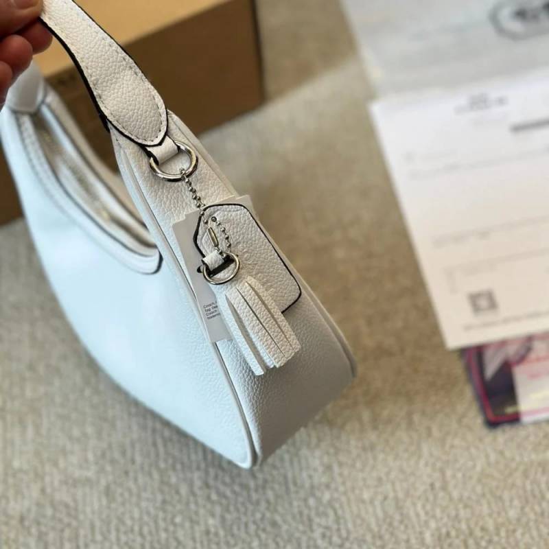 Coach_Carmen_White_Pebble_Leather_Shoulder_Bag5006