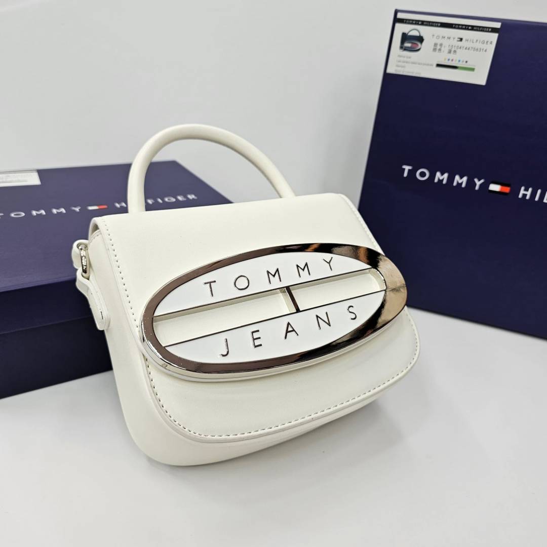 TOMMY JEANS HILFIGER PREMIUM WHITE CROSS BODY WITH BOX AND CARRY BAG