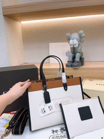 COAC.H FIELD 30 TOTE BAG WITH OG DOUBLE BOX