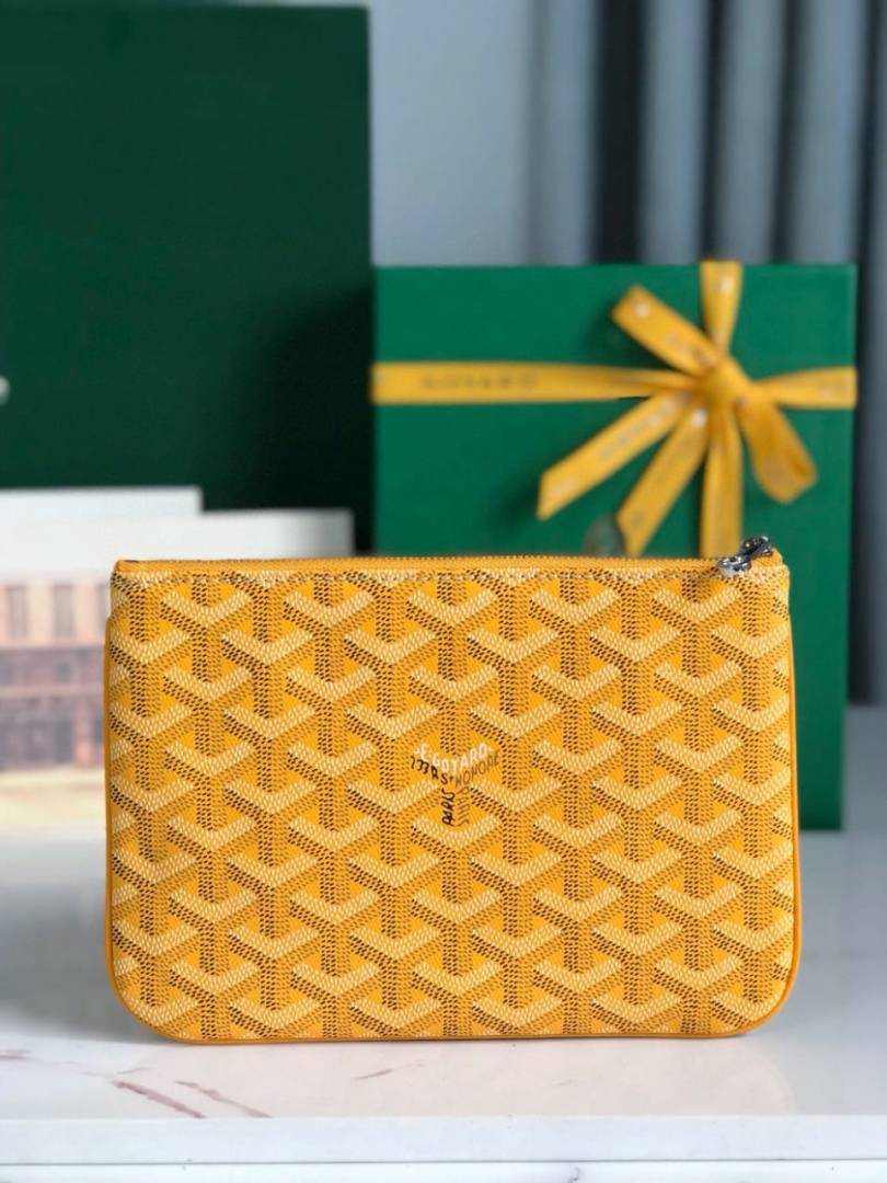 Goyard Snat MM pouch in Goyardine