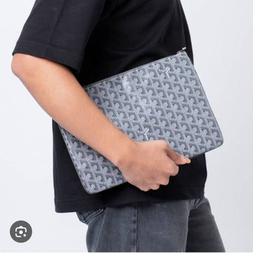 Goyard Snat MM pouch in Grey Goyardine