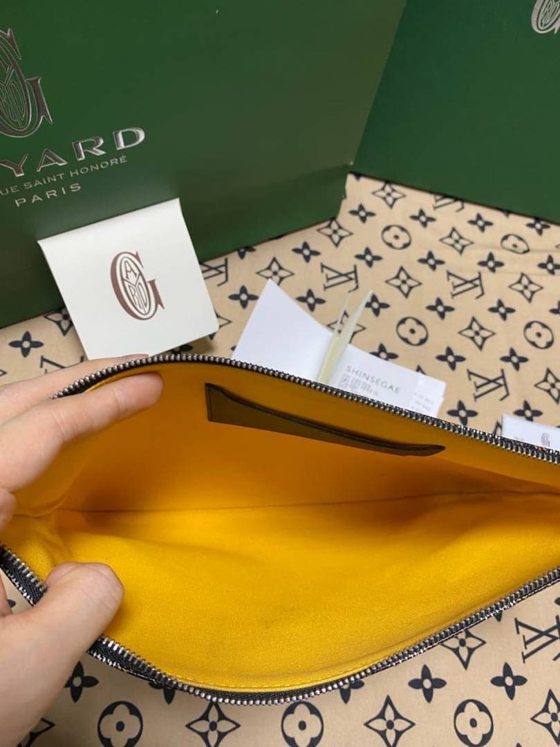 Goyard Snat MM pouch in Goyardine