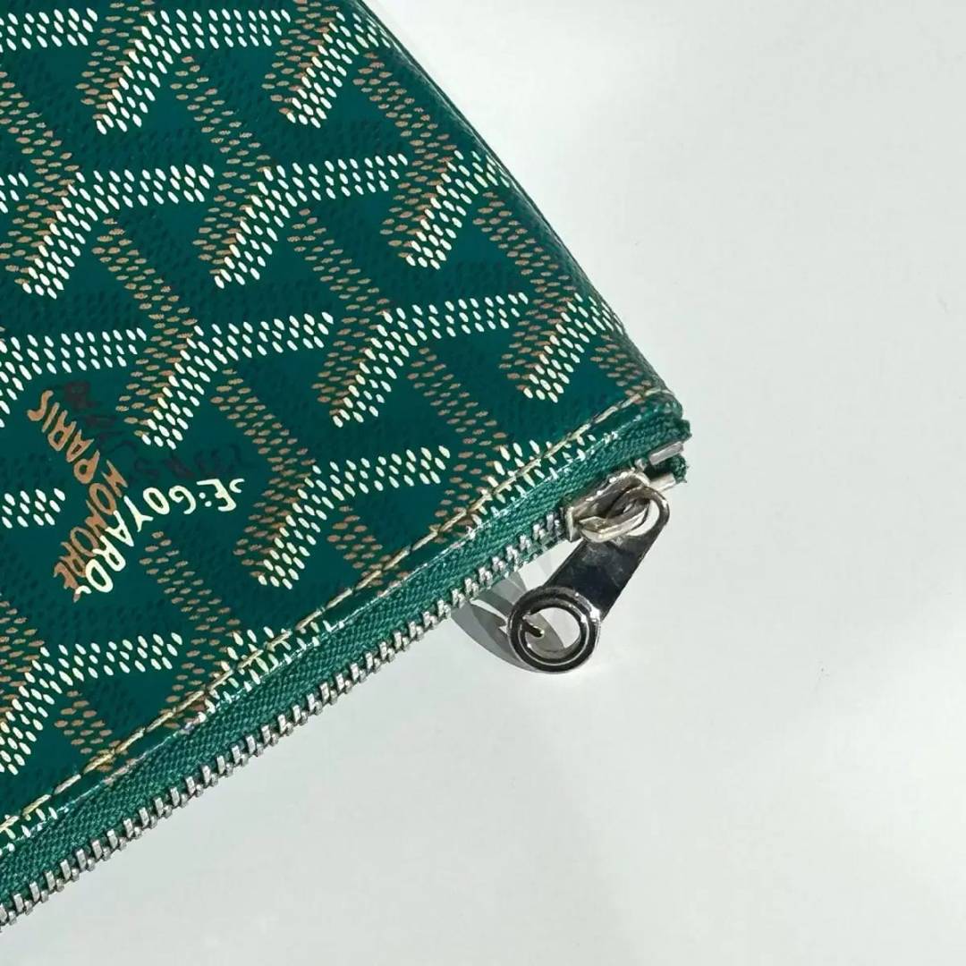 Goyard Snat MM pouch in Green Goyardine