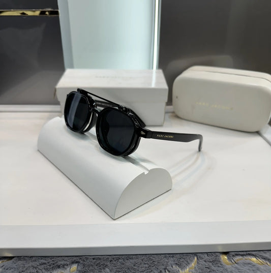 Marc Jacobs All Black Dual Premium shades 1005
