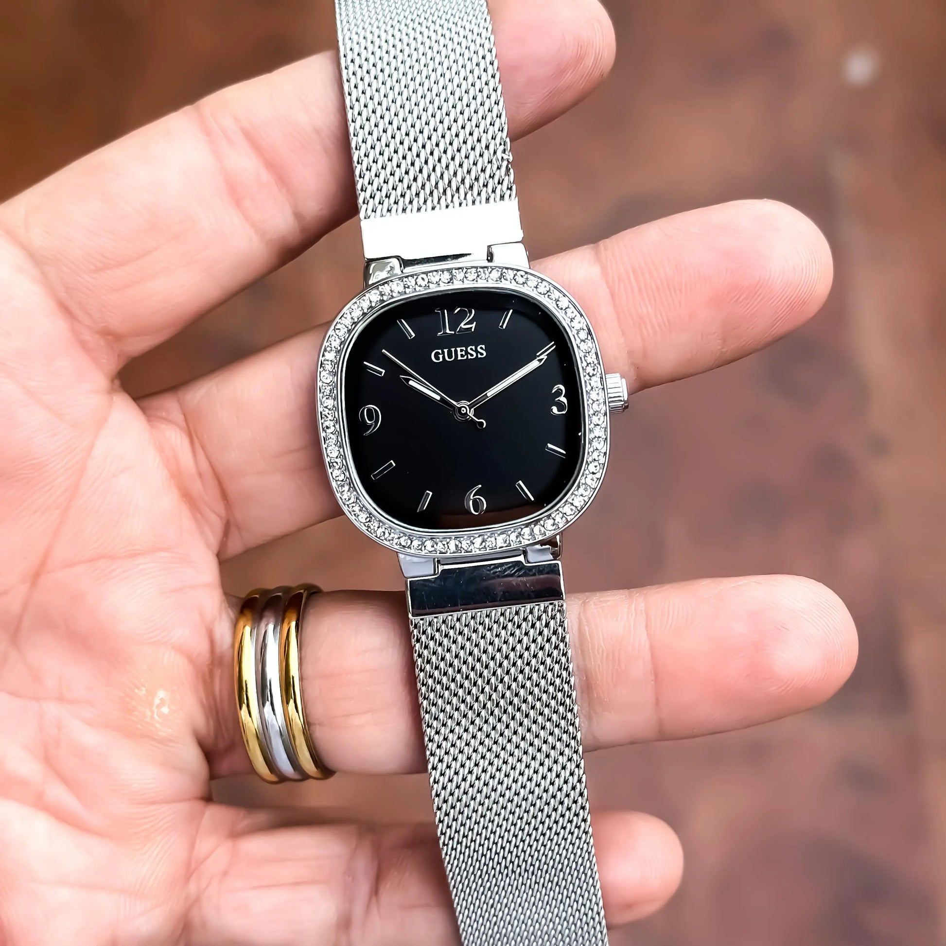 GUESS_LADIES_SILVER_BLACK
