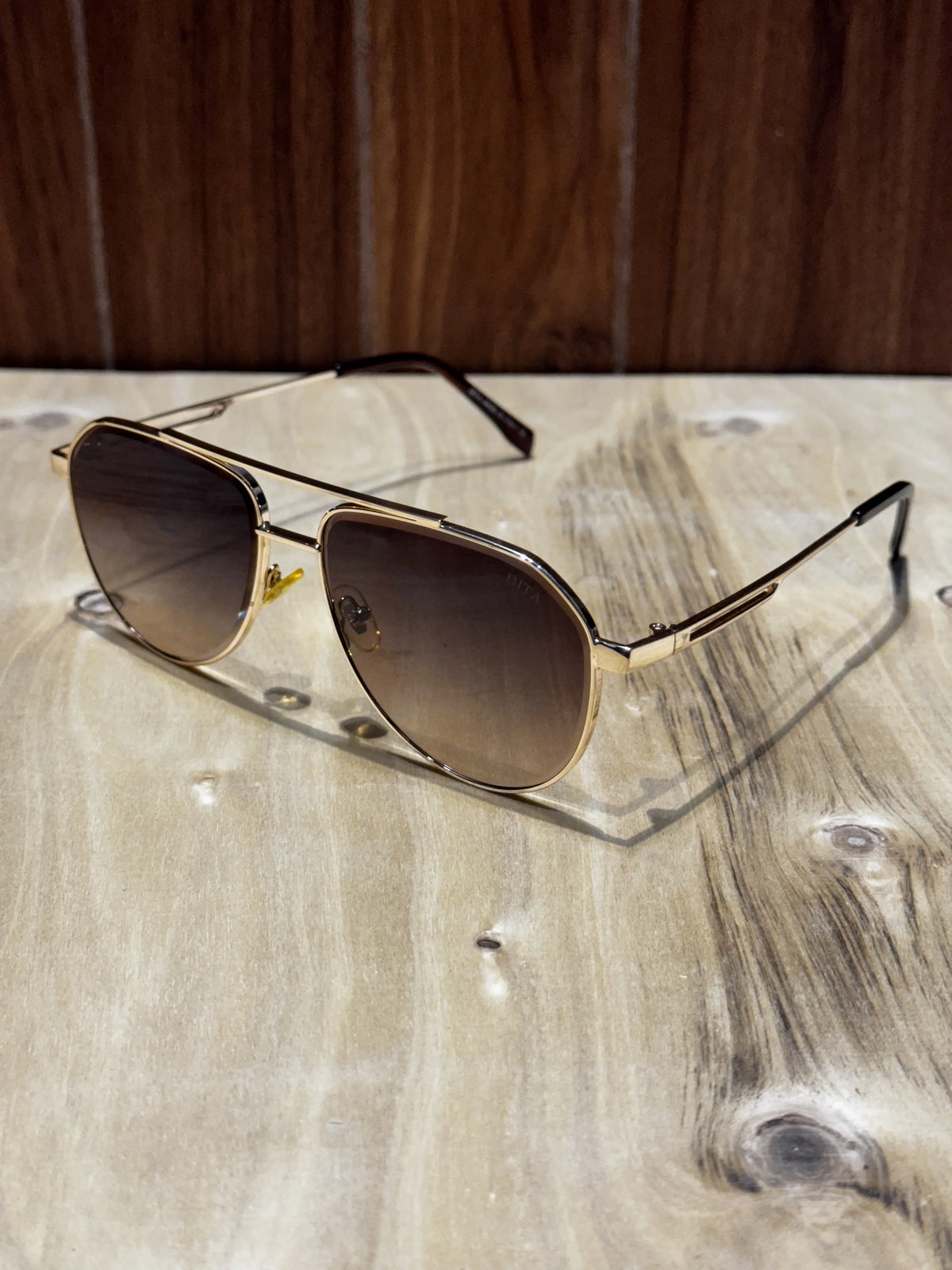Dita Gold Brown Premium Shades 025