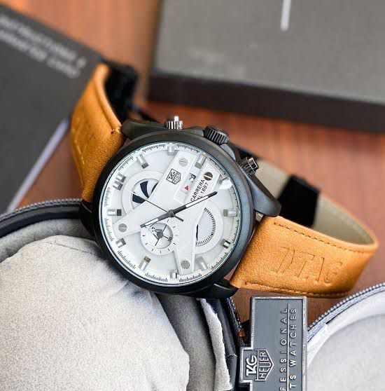 HEU/ER cr7 LET/HER WATCH