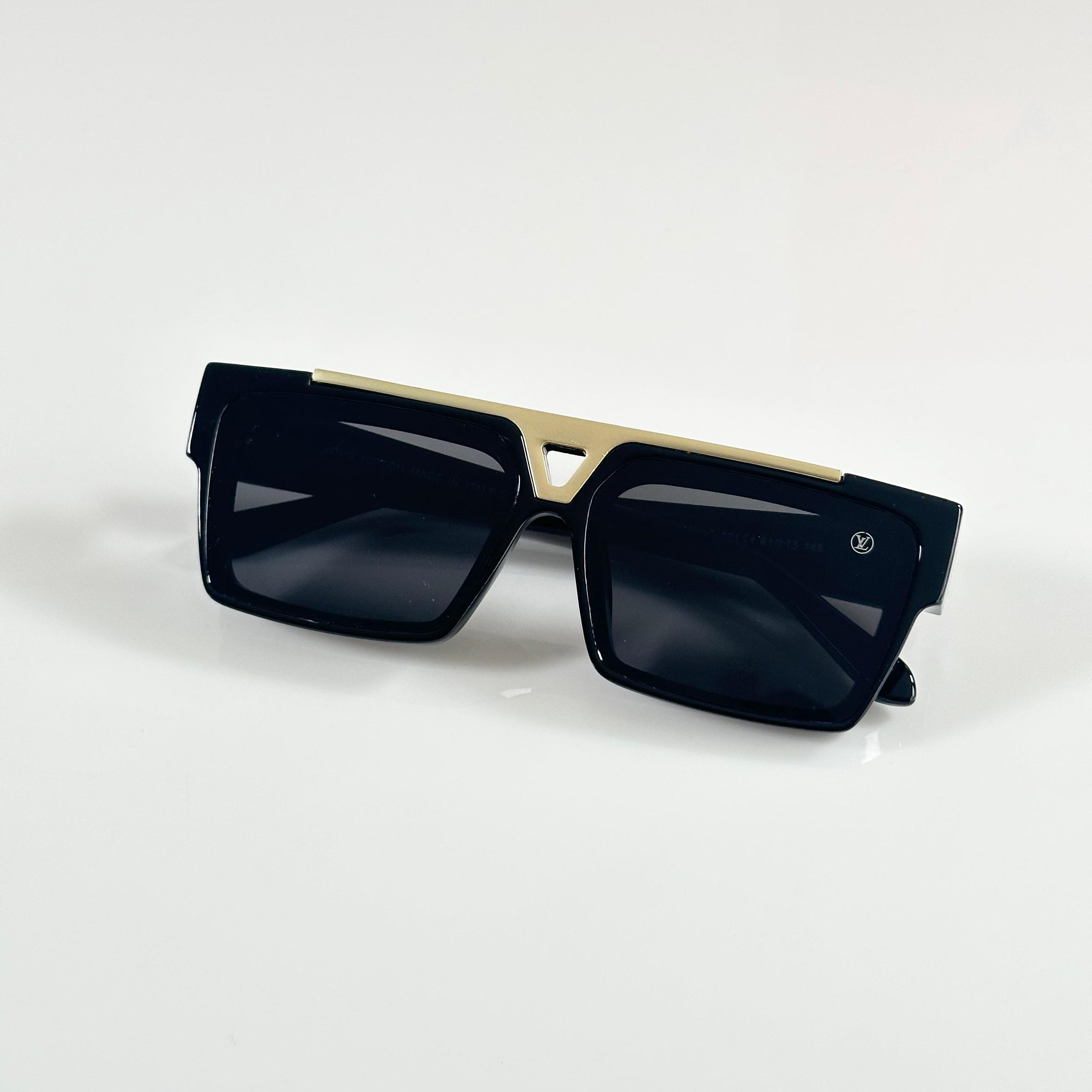 LOU/IS VUI/TTON 1984 GOLD BLACK