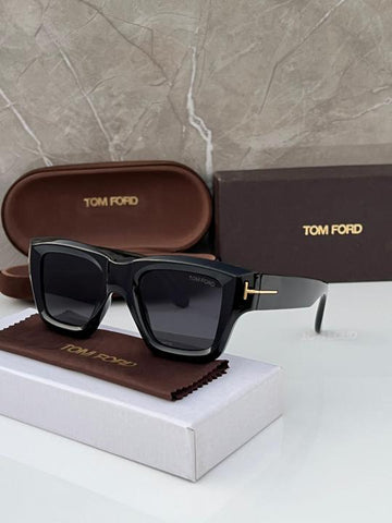 TOM/FORD 184