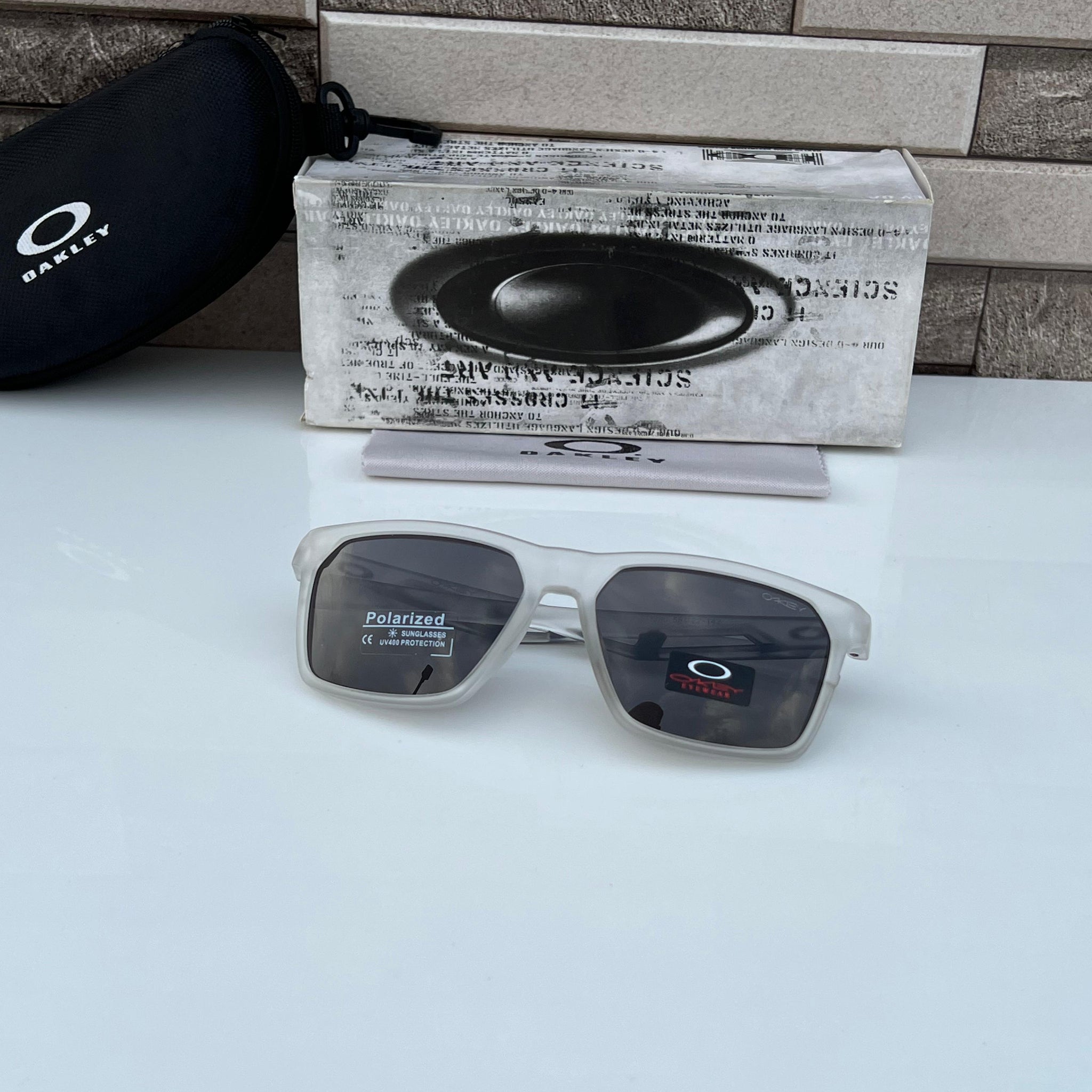 OAK/LAY 3380 WHITE BLACK